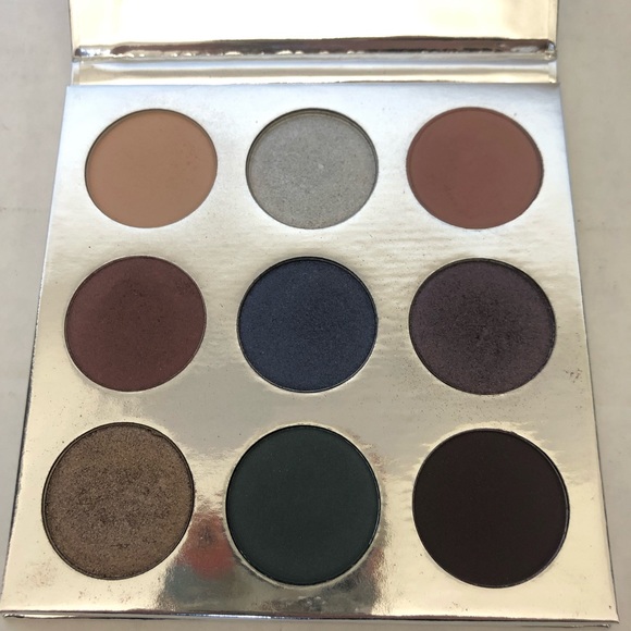 Kylie Cosmetics The Holiday 2016 Palette - Picture 2 of 6